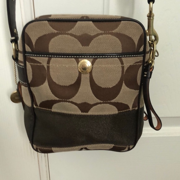 Coach Crossbody Purse with Three Compartments - Picture 4 of 5